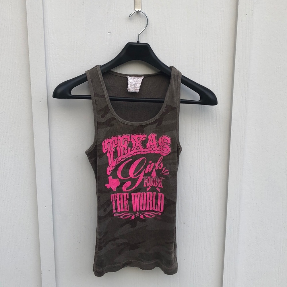 💞 Cute camo tank ☺️